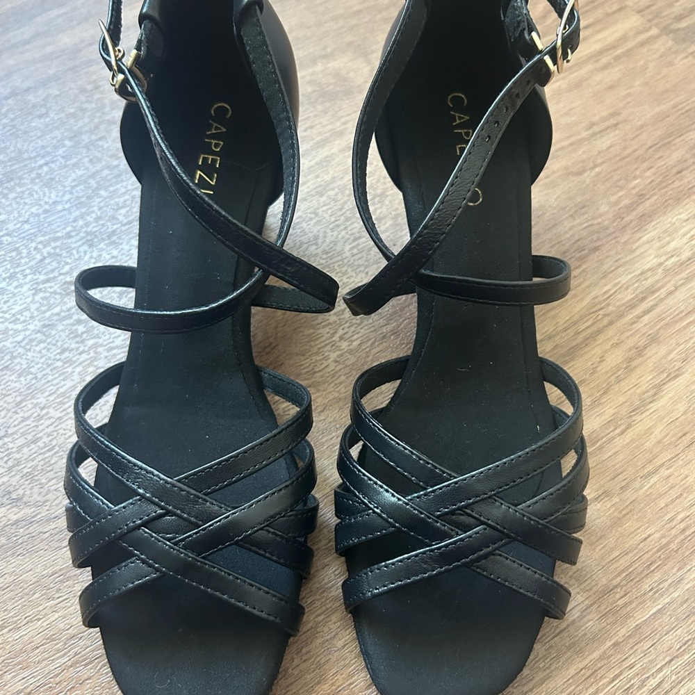 Capezio Rhythm Shoe